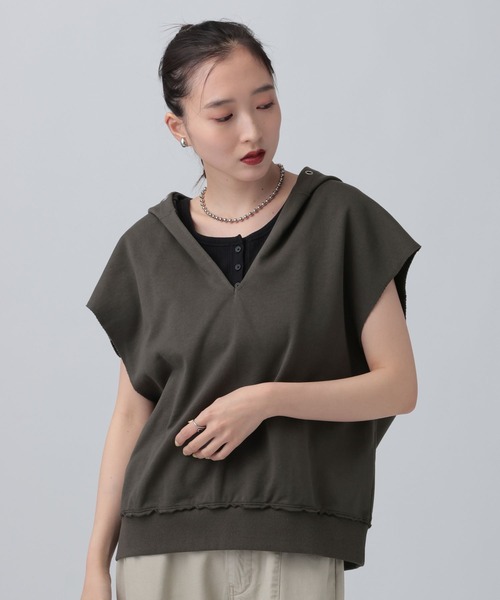 LEPSIM(レプシィム)の「裏毛フーディーノースリーブ 639418(Tシャツ/カットソー・レディース・チャコールグレー/グレー/オフホワイト・FREE)」の16枚目の写真