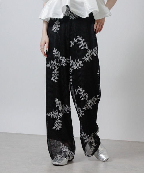 NYLAUS(ナイラス)の「【SG】ボタニカル刺繍メッシュパンツ セットアップ対応(その他パンツ・レディース・アイボリー/ブラック・M)」の4枚目の写真