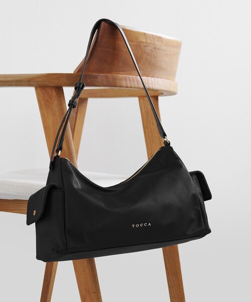 TOCCA(トッカ)の「IN CREADLE NYLON BAG ワンショルダーバッグ(ショルダーバッグ・レディース・ブラウン系/ライトグレー系/ブラック系・F)」の2枚目の写真