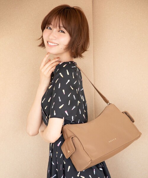 TOCCA(トッカ)の「IN CREADLE NYLON BAG ワンショルダーバッグ(ショルダーバッグ・レディース・ブラウン系/ライトグレー系/ブラック系・F)」の3枚目の写真