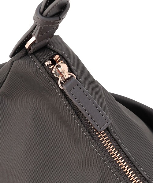 TOCCA(トッカ)の「IN CREADLE NYLON BAG ワンショルダーバッグ(ショルダーバッグ・レディース・ブラウン系/ライトグレー系/ブラック系・F)」の8枚目の写真