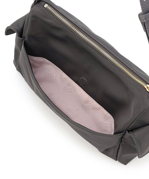 TOCCA(トッカ)の「IN CREADLE NYLON BAG ワンショルダーバッグ(ショルダーバッグ・レディース・ブラウン系/ライトグレー系/ブラック系・F)」の13枚目の写真