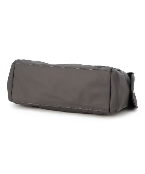 TOCCA(トッカ)の「IN CREADLE NYLON BAG ワンショルダーバッグ(ショルダーバッグ・レディース・ブラウン系/ライトグレー系/ブラック系・F)」の14枚目の写真