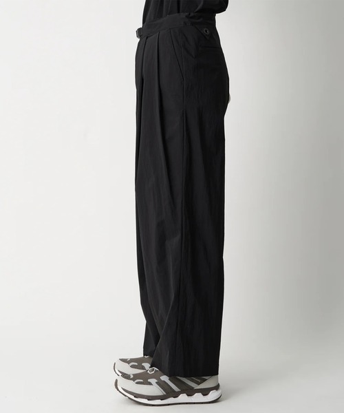 WHITE MOUNTAINEERING(ホワイトマウンテニアリング)の「【White Mountaineering/ホワイトマウンテニアリング】×Dickies 2 TUCK PANTS(チノパンツ・メンズ・ネイビー/ブラック・2/1)」の5枚目の写真