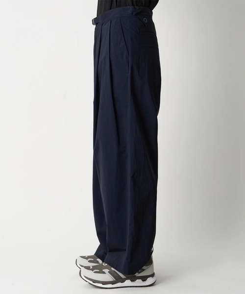 WHITE MOUNTAINEERING(ホワイトマウンテニアリング)の「【White Mountaineering/ホワイトマウンテニアリング】×Dickies 2 TUCK PANTS(チノパンツ・メンズ・ネイビー/ブラック・2/1)」の7枚目の写真