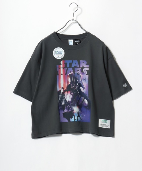 STAR WARS（スターウォーズ）の「2026SS Star Wars×DISCUS/スターウォーズ×ディスカス コラボ プリント半袖Tシャツ（M：ショート丈 L：レギュラー丈）（Tシャツ/カットソー・レディース・ブラック系その他3/ブラック系その他/ブラック系その他2/スミクロ・L/M）」の5枚目の写真