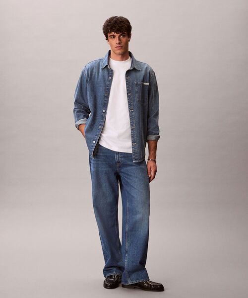 Calvin Klein(カルバン・クライン)の「スタンダード ロゴ Tシャツ(Tシャツ/カットソー・メンズ・ブルー/ブラック/ホワイト・M/L/XL/S)」の9枚目の写真