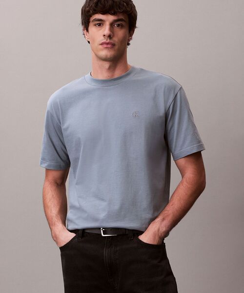 Calvin Klein(カルバン・クライン)の「スタンダード ロゴ Tシャツ(Tシャツ/カットソー・メンズ・ブルー/ブラック/ホワイト・M/L/XL/S)」の13枚目の写真
