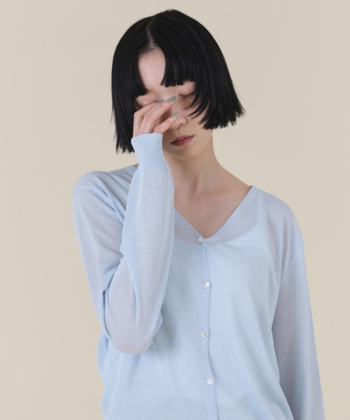 FMiBL（ファミル）の「シアーVネックカーディガン（カーディガン/ボレロ・レディース・ブラック/ブルー/イエロー/ホワイト・FREE）」の8枚目の写真