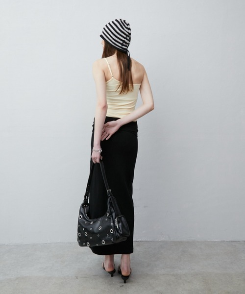 Rohwel(ローウェル)の「Shell Button One-Shoulder Camisole / シェルボタンワンショルダーキャミソール(キャミソール・レディース・ホワイト/グレー/イエロー/レッド・FREE)」の9枚目の写真