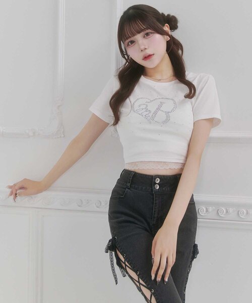 Belle Charme(ベルシャルム)の「【Belle Charme】Back Ribbon Glitter Logo Tee(Tシャツ/カットソー・レディース・オフホワイト/ピンク/ブラック・FREE)」の2枚目の写真