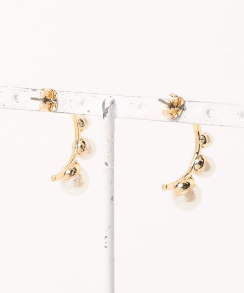 Peony（ピオニー）の「【Peony/ピオニー】ラインパールフープデザインピアス（ピアス（両耳用）・レディース・ゴールド/シルバー・FREE）」の10枚目の写真