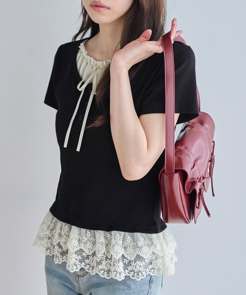 CHAN ME(チャンミ)の「裾ティアードレースフリルレイヤード風半袖トップス(Tシャツ/カットソー・レディース・ブラック/アイボリー/ネイビー・MEDIUM/LARGE/X-LARGE)」の4枚目の写真