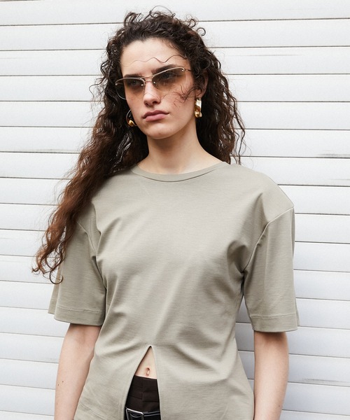 PRANK PROJECT（プランクプロジェクト）の「パディングショルダーTシャツ / Padded-shoulder T-shirt（Tシャツ/カットソー・レディース・ホワイト/ブラック/ボルドー/ベージュ・FREE）」の11枚目の写真