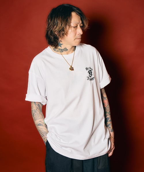 NineMicrophones(ナインマイクロフォンズ)の「EMBROIDERY 9MC Crew TEE(Tシャツ/カットソー・メンズ・スミクロ/ブラック×グレー/ブラック×ホワイト/ホワイト・XX-LARGE/X-LARGE/LARGE/MEDIUM/SMALL)」の19枚目の写真