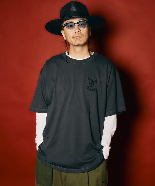 NineMicrophones(ナインマイクロフォンズ)の「EMBROIDERY 9MC Crew TEE(Tシャツ/カットソー・メンズ・スミクロ/ブラック×グレー/ブラック×ホワイト/ホワイト・XX-LARGE/X-LARGE/LARGE/MEDIUM/SMALL)」の13枚目の写真