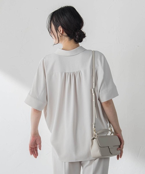 LAUTREAMONT(ロートレアモン)の「【涼・美・楽】スキッパーブラウス(シャツ/ブラウス・レディース・ブラック/ベージュ/ブラウン/ダークネイビー・9号)」の12枚目の写真