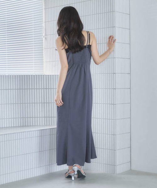 archives(アルシーヴ)の「【ONかわ】ウォッシャブルタックドロストキャミワンピース(ワンピース・レディース・チャコールグレー/ブラック・MEDIUM)」の8枚目の写真