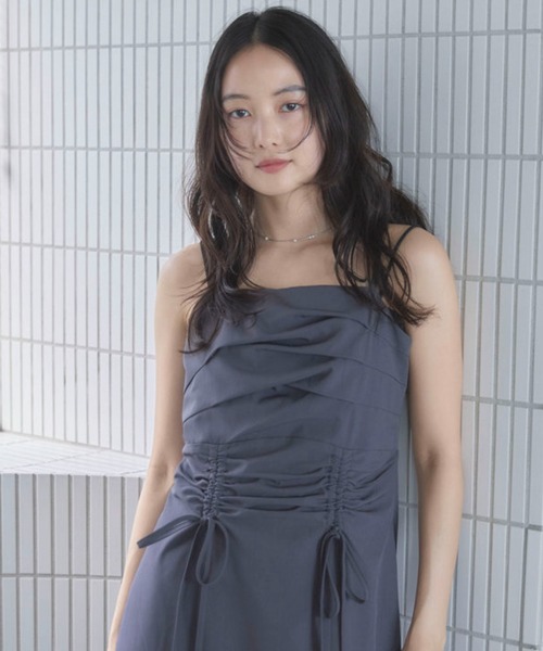 archives(アルシーヴ)の「【ONかわ】ウォッシャブルタックドロストキャミワンピース(ワンピース・レディース・チャコールグレー/ブラック・MEDIUM)」の9枚目の写真