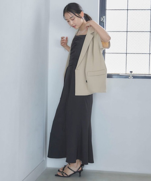 archives(アルシーヴ)の「【ONかわ】ウォッシャブルタックドロストキャミワンピース(ワンピース・レディース・チャコールグレー/ブラック・MEDIUM)」の21枚目の写真