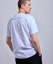 ARTA MECHANICS（エーアールティーエーメカニクス）の「ARTA CVSTOS BACK LOGO T-SHIRT （エーアールティーエー クストス バックロゴ Tシャツ）（Tシャツ/カットソー）」