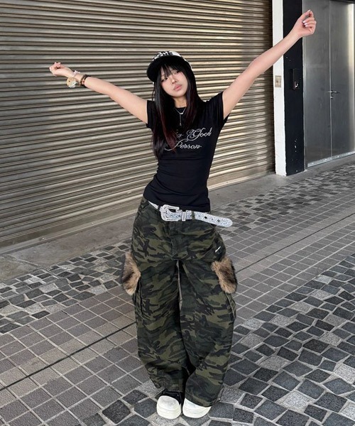 Ressaca(レサーカ)の「ラインストーンロゴTシャツ(Tシャツ/カットソー・レディース・ブラック/ホワイト・M)」の4枚目の写真