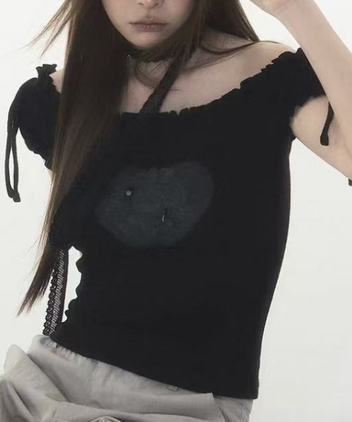 AVYL（アヴィル）の「2WAYハートプリント オフショル半袖トップス（Tシャツ/カットソー・レディース・ホワイト/ブラック・M）」の12枚目の写真