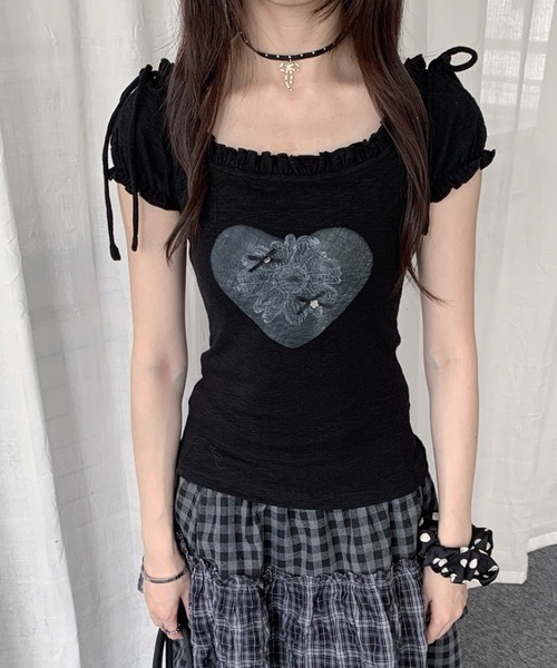 AVYL（アヴィル）の「2WAYハートプリント オフショル半袖トップス（Tシャツ/カットソー・レディース・ホワイト/ブラック・M）」の8枚目の写真