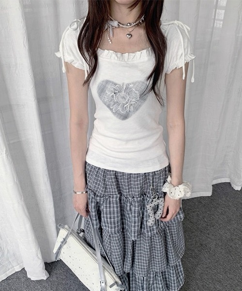 AVYL（アヴィル）の「2WAYハートプリント オフショル半袖トップス（Tシャツ/カットソー・レディース・ホワイト/ブラック・M）」の9枚目の写真
