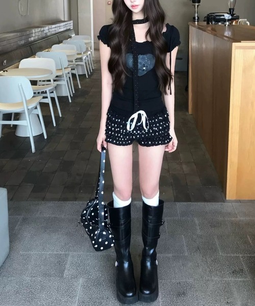 AVYL（アヴィル）の「2WAYハートプリント オフショル半袖トップス（Tシャツ/カットソー・レディース・ホワイト/ブラック・M）」の3枚目の写真