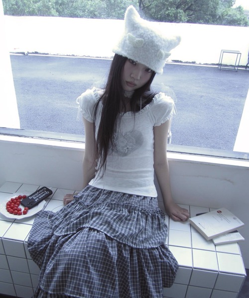 AVYL（アヴィル）の「2WAYハートプリント オフショル半袖トップス（Tシャツ/カットソー・レディース・ホワイト/ブラック・M）」の17枚目の写真