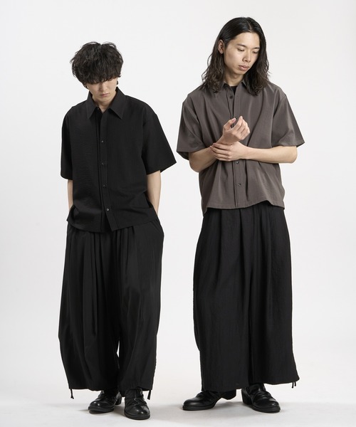 NO ID.（ノーアイディ）の「【NO ID.】Linen Touch Pintuck Shirt / リネン タッチ ピンタック シャツ（シャツ/ブラウス・メンズ・グレー/ブラック/ホワイト・2/1）」の9枚目の写真