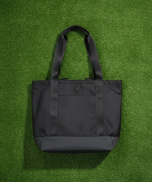 JFA STORE(ジェイエフエーストア)の「【JFA STORE】 トートバッグ JFAエンブレムラバーロゴ ヘリンボーン素材 ジップポケット付き ブラック(トートバッグ・レディース・ブラック・FREE)」の1枚目の写真