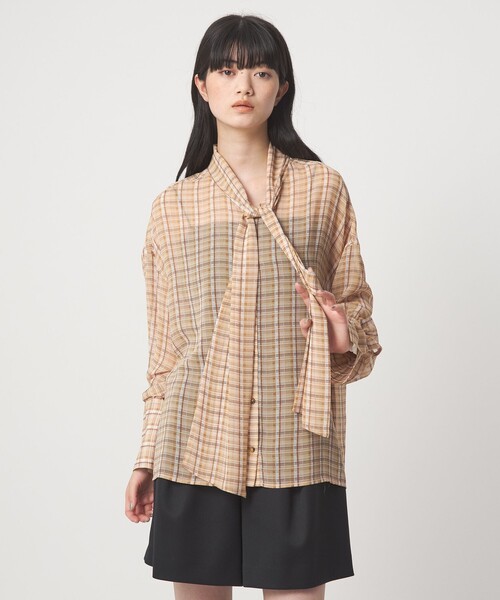 EMMEL REFINES(エメルリファインズ)の「<EMMEL REFINES>EM シアーチェック ボウタイ ブラウス(シャツ/ブラウス・レディース・ベージュ/ロイヤルブルー・FREE)」の7枚目の写真