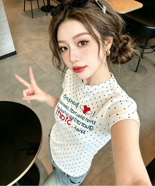 AsheKsha(アシクシャ)の「ハートと水玉模様のアルファベットプリント半袖Tシャツ(Tシャツ/カットソー・レディース・ホワイト・M)」の10枚目の写真