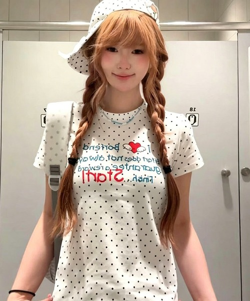 AsheKsha(アシクシャ)の「ハートと水玉模様のアルファベットプリント半袖Tシャツ(Tシャツ/カットソー・レディース・ホワイト・M)」の7枚目の写真