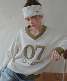 Applique V-Neck Sweatshirt_Olive(O26TP03)