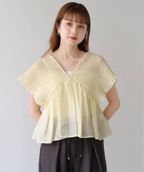 tiptop(ティップトップ)の「肩シャーリングチュニックブラウス(シャツ/ブラウス・レディース・ブラック系その他/ホワイト系その他/ネイビー系1/ネイビー系2/イエロー/アイボリー/イエロー系その他/ブラック・SHORT/LONG)」の8枚目の写真