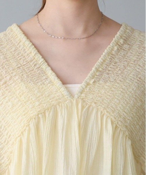tiptop(ティップトップ)の「肩シャーリングチュニックブラウス(シャツ/ブラウス・レディース・ブラック系その他/ホワイト系その他/ネイビー系1/ネイビー系2/イエロー/アイボリー/イエロー系その他/ブラック・SHORT/LONG)」の9枚目の写真