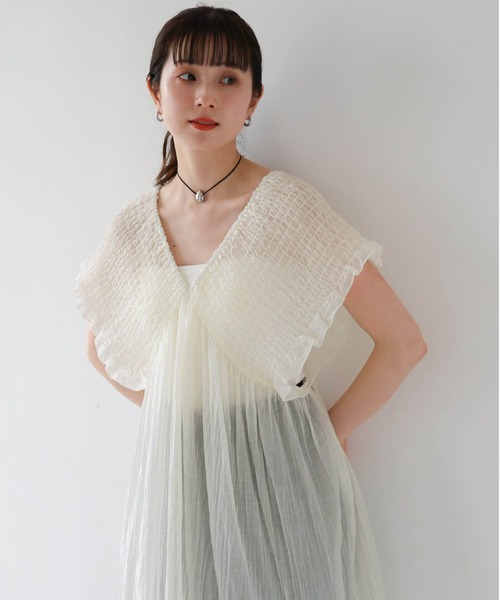 tiptop(ティップトップ)の「肩シャーリングチュニックブラウス(シャツ/ブラウス・レディース・ブラック系その他/ホワイト系その他/ネイビー系1/ネイビー系2/イエロー/アイボリー/イエロー系その他/ブラック・SHORT/LONG)」の16枚目の写真