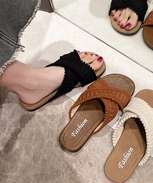 Lace Ladies(レースレディース)の「レース編み ポンポン付き クロス フラット サンダル(サンダル・レディース・アイボリー/ブラック/ブラウン・24.5cm/25cm/22.5cm/23cm/23.5cm/24cm)」の5枚目の写真