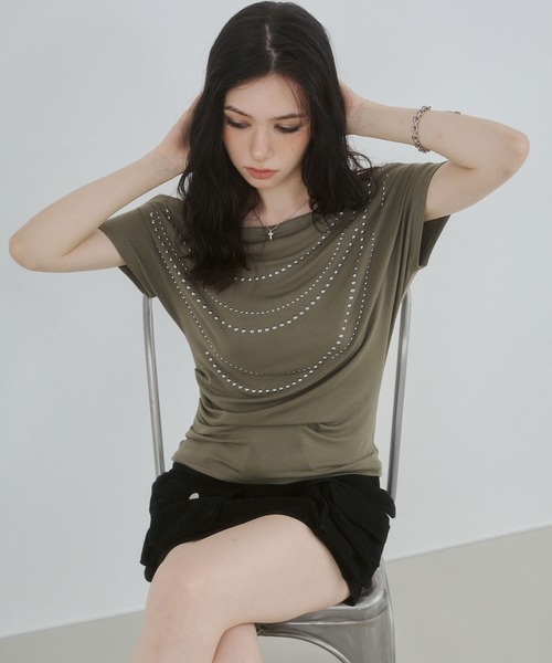 ENVYM(アンビー)の「オフショルストーントップス(Tシャツ/カットソー・レディース・ブラック/ホワイト/グリーン・FREE)」の3枚目の写真
