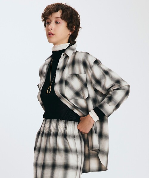 allureville(アルアバイル)の「オンブレーチェックシャツ(シャツ/ブラウス・レディース・ブラック系その他/ブラウン系その他・2)」の1枚目の写真