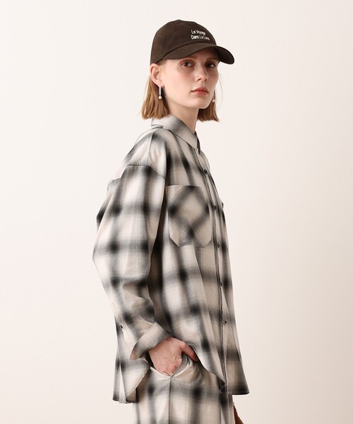 allureville(アルアバイル)の「オンブレーチェックシャツ(シャツ/ブラウス・レディース・ブラック系その他/ブラウン系その他・2)」の21枚目の写真