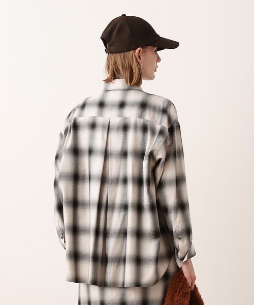 allureville(アルアバイル)の「オンブレーチェックシャツ(シャツ/ブラウス・レディース・ブラック系その他/ブラウン系その他・2)」の7枚目の写真