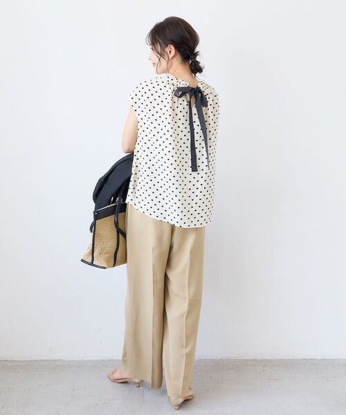 le.coeur blanc(ルクールブラン)の「バックリボンネックギャザーブラウス(シャツ/ブラウス・レディース・ホワイト系その他/ブラック/ブラック系その他・38)」の9枚目の写真