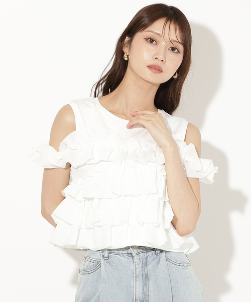 AND COUTURE(アンドクチュール)の「ティアードフリルコンビノースリーブTシャツ(Tシャツ/カットソー・レディース・ブラック/レッド/オフホワイト/クリーム・FREE)」の2枚目の写真
