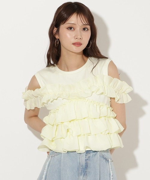 AND COUTURE(アンドクチュール)の「ティアードフリルコンビノースリーブTシャツ(Tシャツ/カットソー・レディース・ブラック/レッド/オフホワイト/クリーム・FREE)」の4枚目の写真