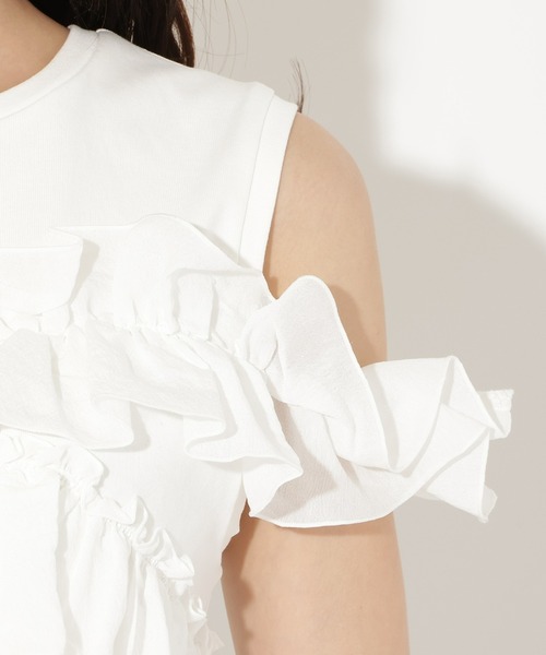 AND COUTURE(アンドクチュール)の「ティアードフリルコンビノースリーブTシャツ(Tシャツ/カットソー・レディース・ブラック/レッド/オフホワイト/クリーム・FREE)」の9枚目の写真