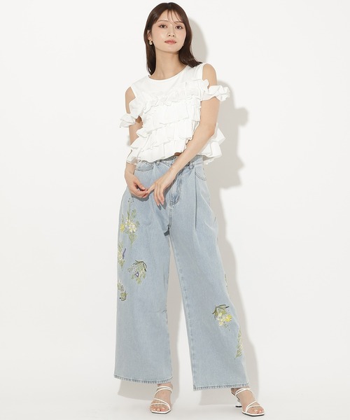 AND COUTURE(アンドクチュール)の「ティアードフリルコンビノースリーブTシャツ(Tシャツ/カットソー・レディース・ブラック/レッド/オフホワイト/クリーム・FREE)」の8枚目の写真